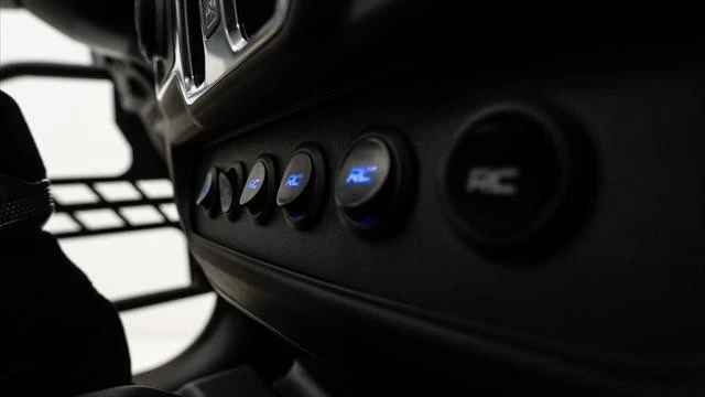 2025 Jeep JT Gladiator - Image 18 of 21