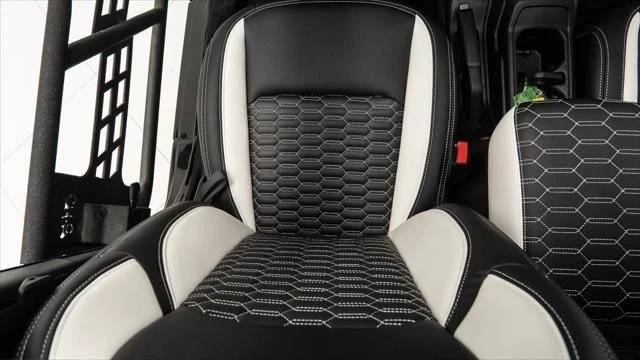 2025 Jeep JT Gladiator - Image 14 of 21