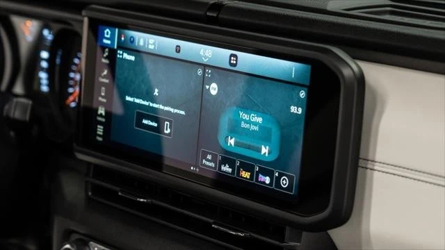 2025 Jeep JT Gladiator - Image 13 of 21