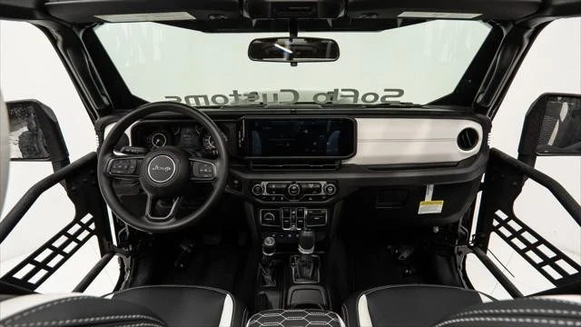 2025 Jeep JT Gladiator - Image 16 of 21