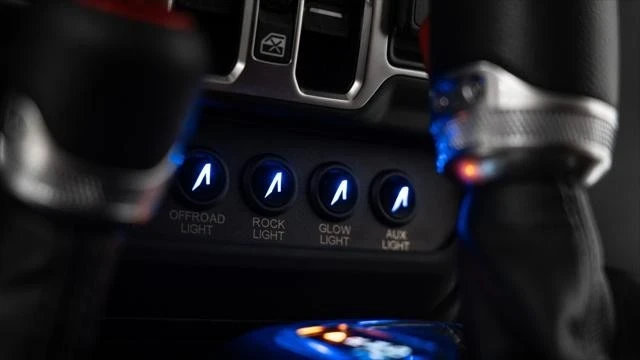 2025 Jeep JT Gladiator - Image 18 of 21