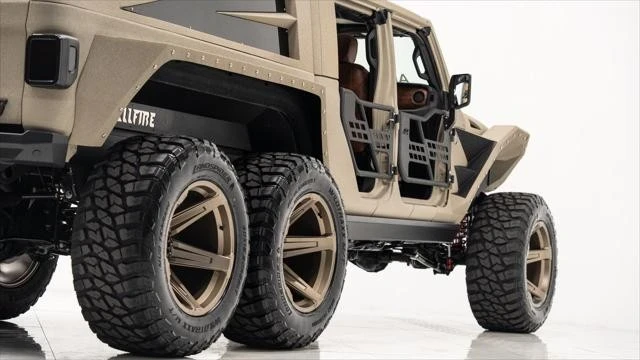 2025 Jeep JT Gladiator - Image 15 of 21