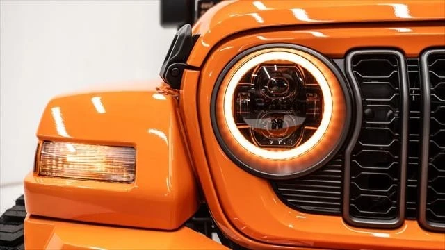 2025 Jeep JT Gladiator - Image 14 of 21