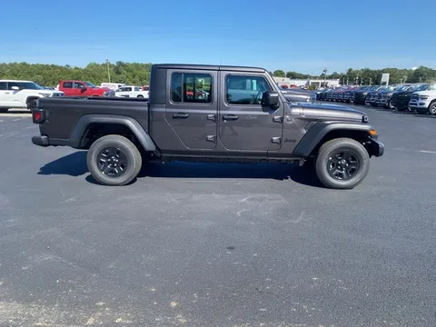 2025 Jeep JT Gladiator - Image 4 of 12