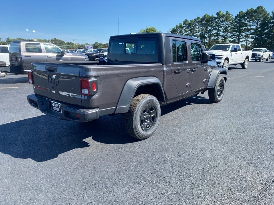 2025 Jeep JT Gladiator - Image 5 of 12