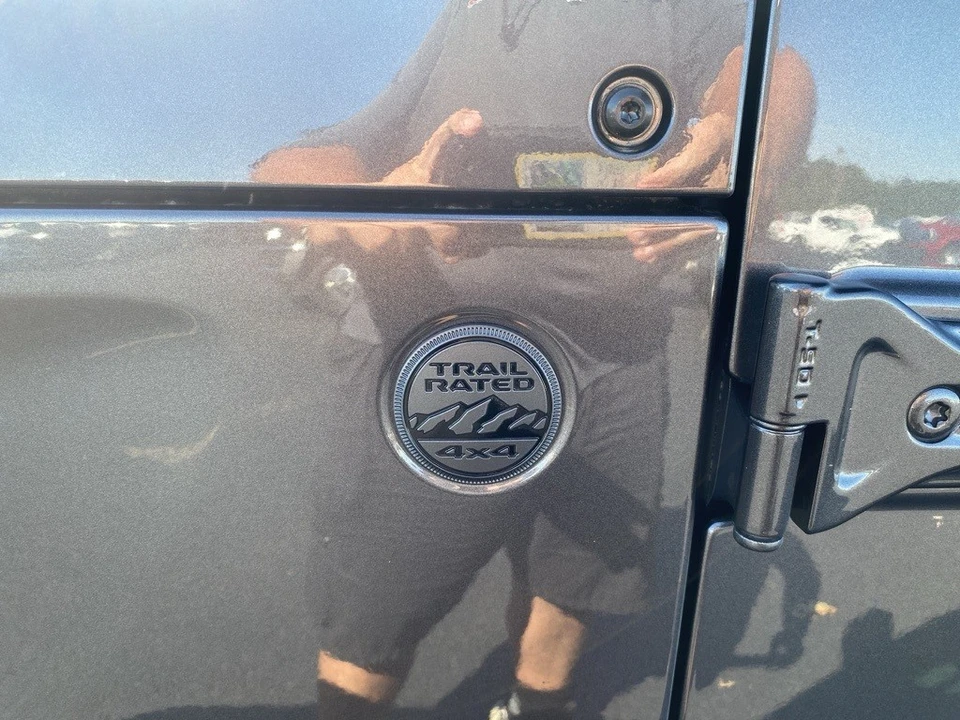 2025 Jeep JT Gladiator - Image 11 of 12
