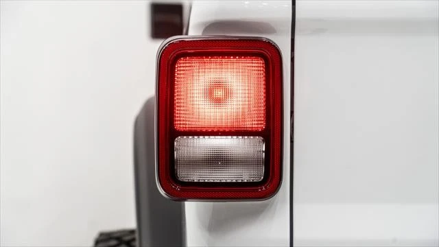 2025 Jeep JT Gladiator - Image 9 of 21