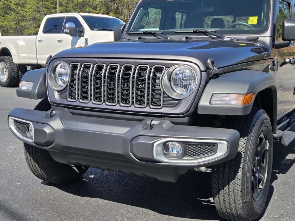 2025 Jeep JT Gladiator - Image 9 of 21