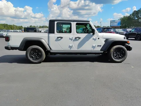 2025 Jeep JT Gladiator - Image 4 of 12