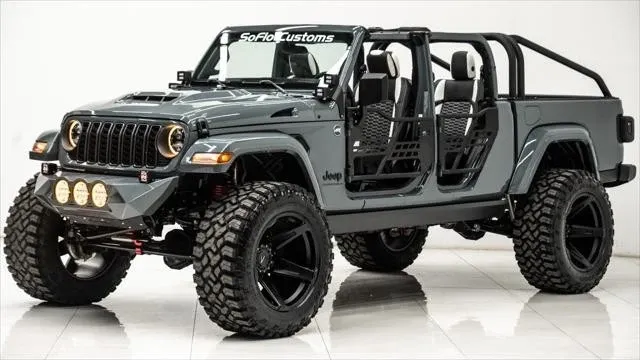 2025 Jeep Gladiator Sport