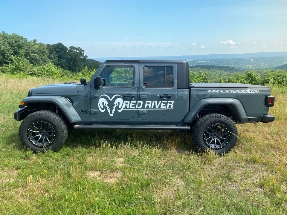 2025 Jeep JT Gladiator - Image 8 of 12