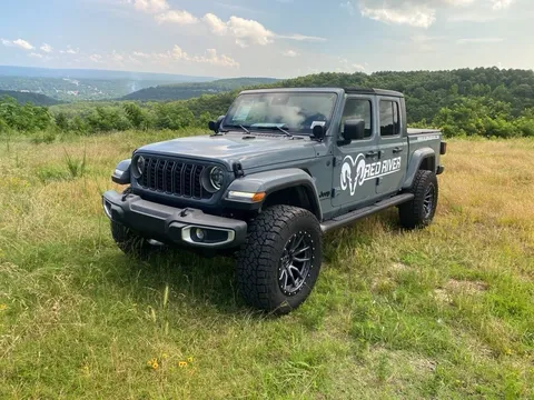 2025 Jeep Gladiator Sport