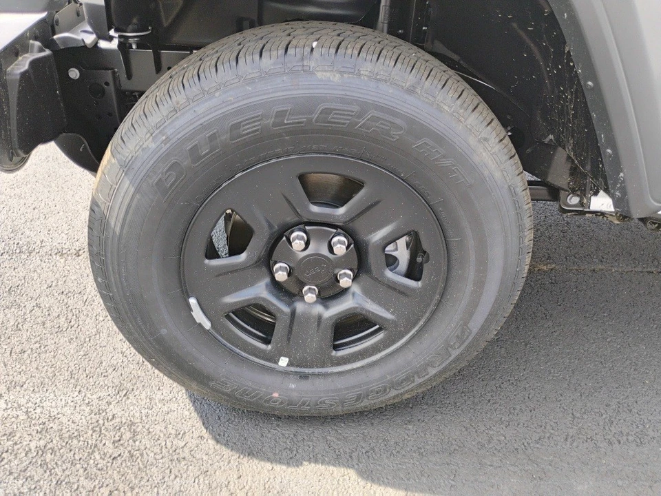 2025 Jeep JT Gladiator - Image 9 of 12