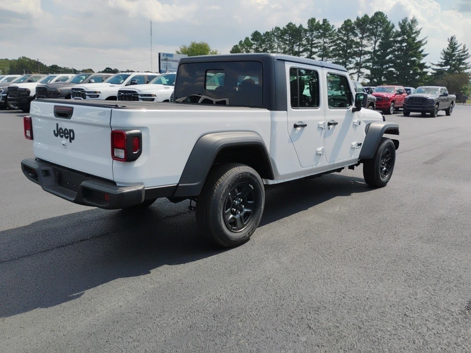 2025 Jeep JT Gladiator - Image 5 of 12