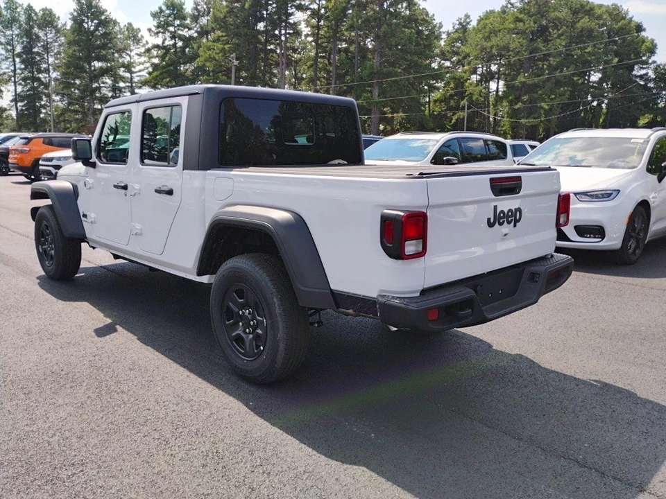 2025 Jeep JT Gladiator - Image 7 of 12