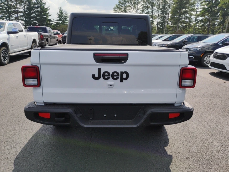 2025 Jeep JT Gladiator - Image 6 of 12