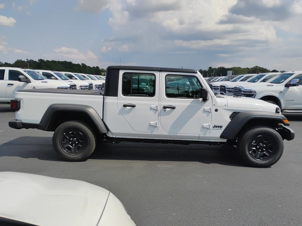 2025 Jeep JT Gladiator - Image 4 of 12