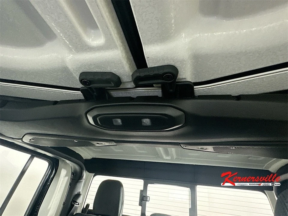 2025 Jeep JT Gladiator - Image 14 of 20