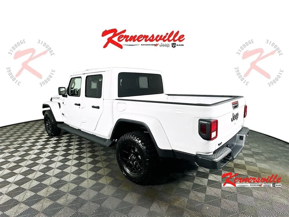 2025 Jeep JT Gladiator - Image 5 of 12