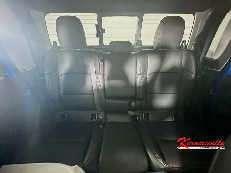2025 Jeep JT Gladiator - Image 10 of 21