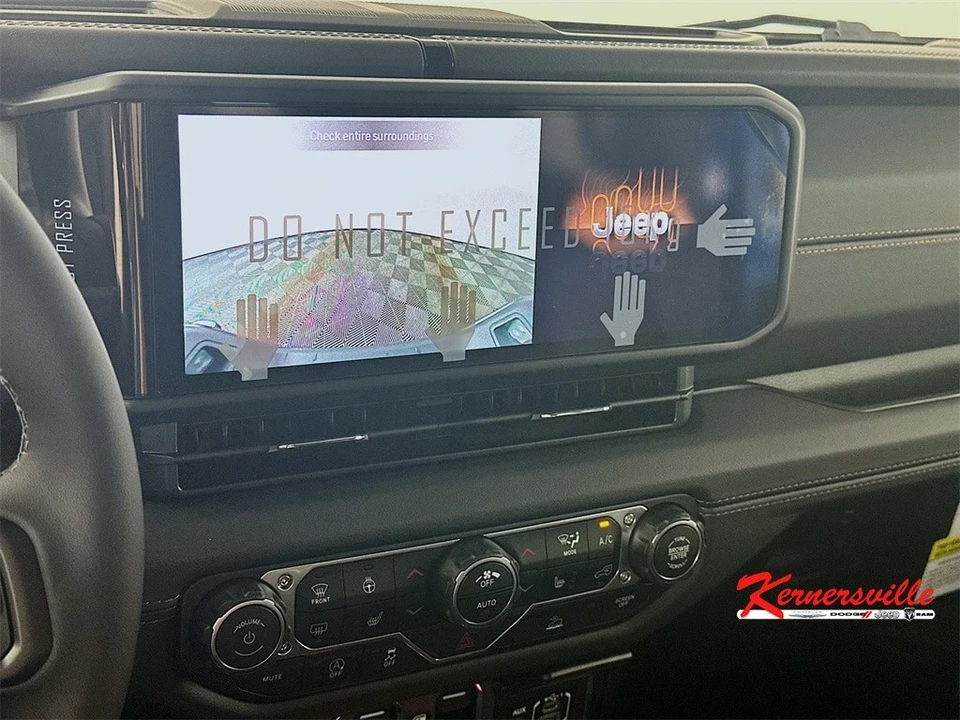 2025 Jeep JT Gladiator - Image 15 of 21