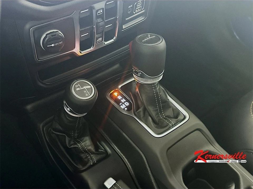 2025 Jeep JT Gladiator - Image 12 of 21