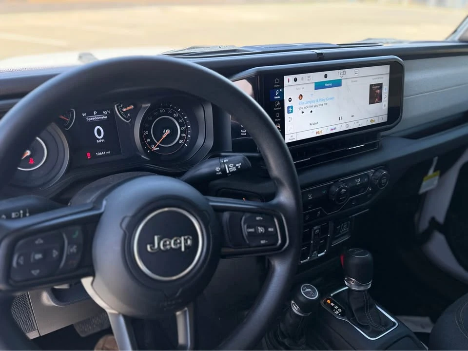 2025 Jeep JT Gladiator - Image 10 of 12
