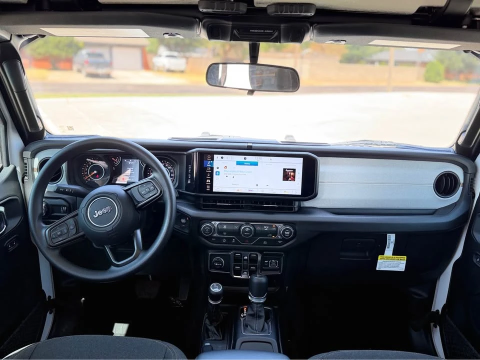 2025 Jeep JT Gladiator - Image 8 of 12