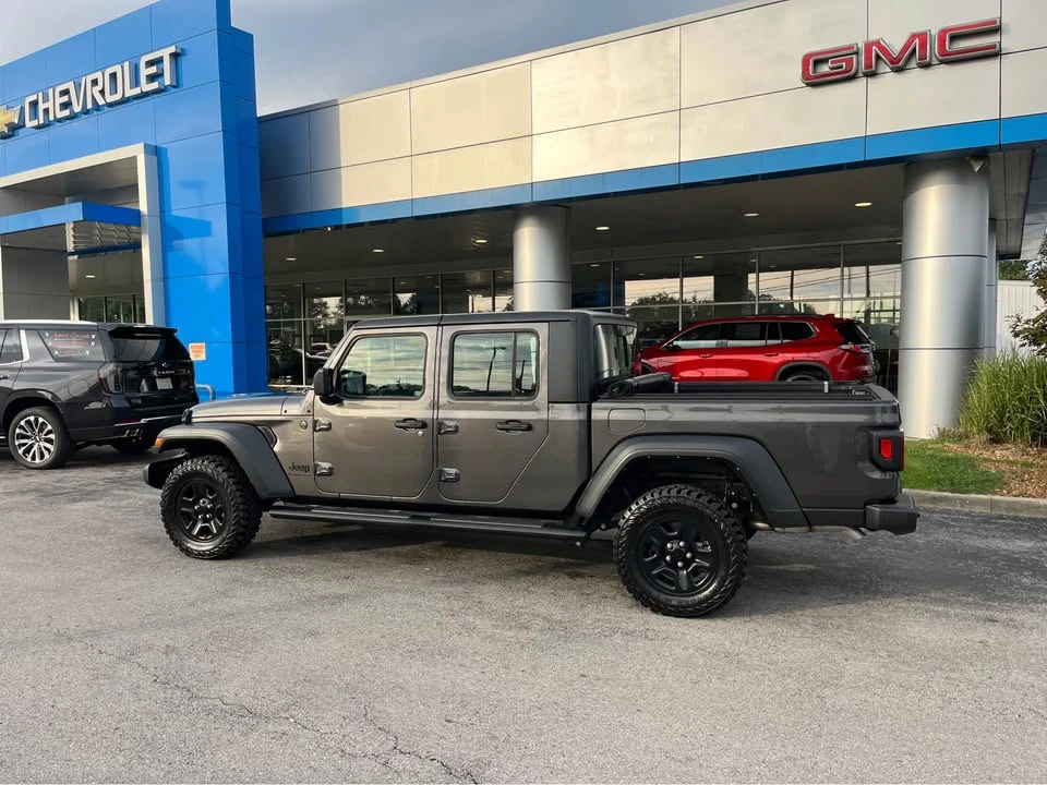 2025 Jeep JT Gladiator - Image 4 of 11