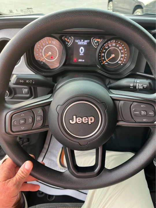 2025 Jeep JT Gladiator - Image 11 of 11