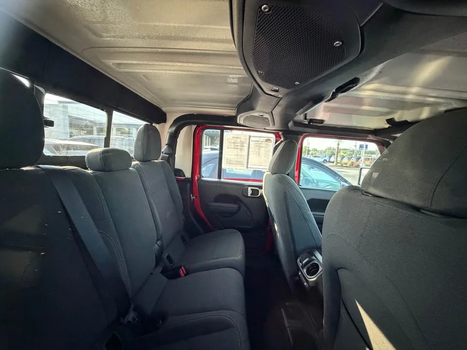 2025 Jeep JT Gladiator - Image 5 of 6