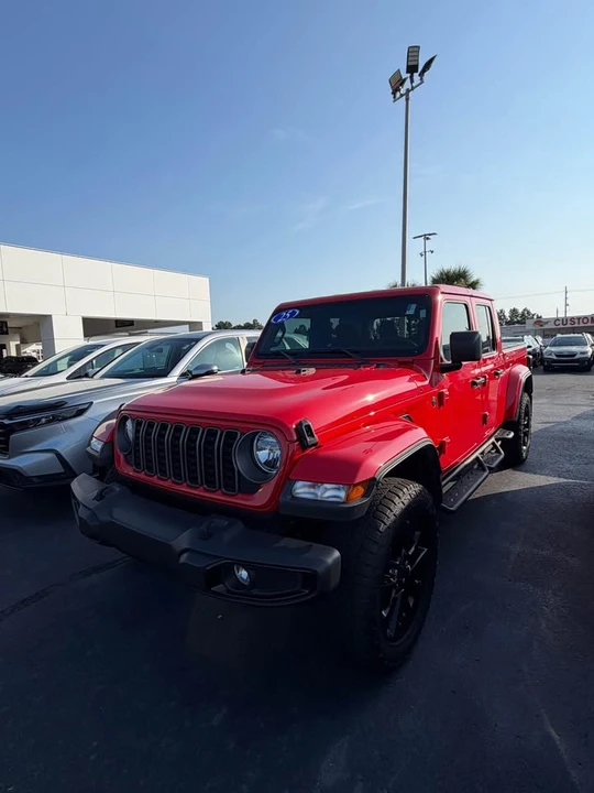 2025 Jeep JT Gladiator - Image 2 of 6