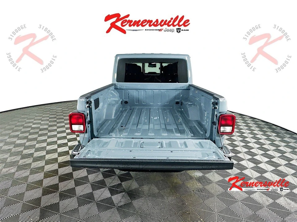 2025 Jeep JT Gladiator - Image 16 of 21