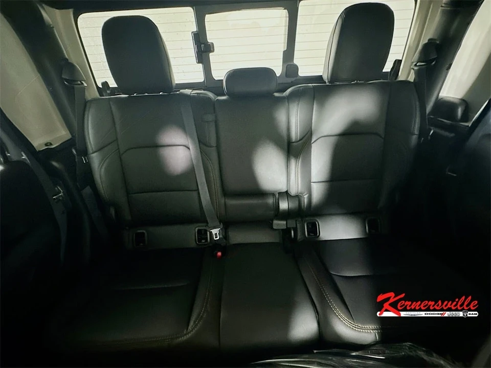2025 Jeep JT Gladiator - Image 10 of 21