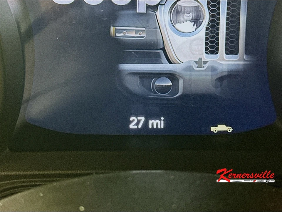 2025 Jeep JT Gladiator - Image 11 of 12