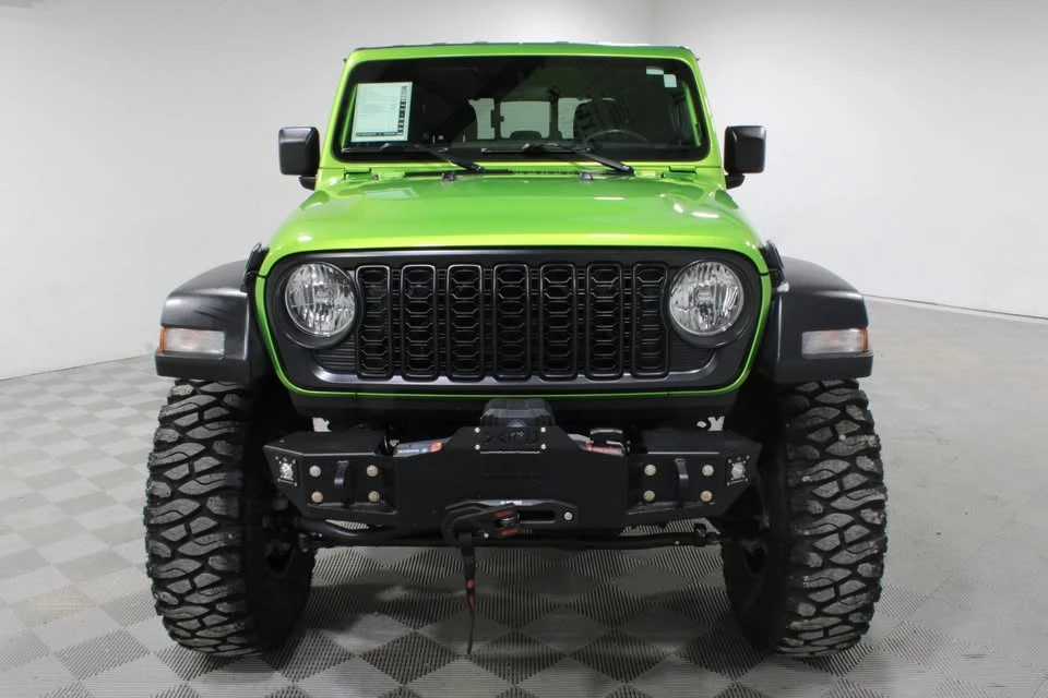 2025 Jeep JT Gladiator - Image 18 of 20