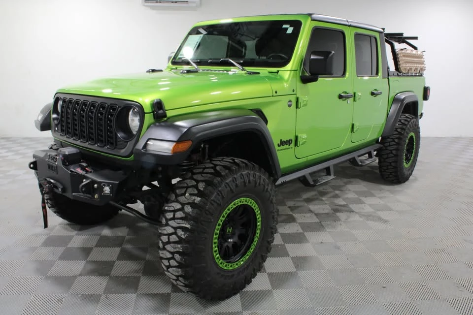 2025 Jeep JT Gladiator - Image 17 of 20