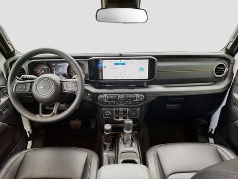 2025 Jeep JT Gladiator - Image 15 of 20