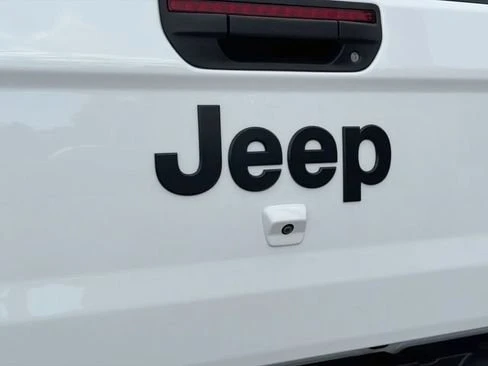 2025 Jeep JT Gladiator - Image 11 of 20