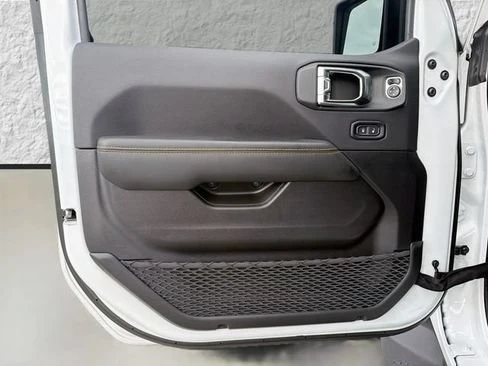 2025 Jeep JT Gladiator - Image 20 of 20