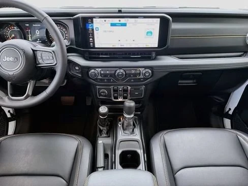 2025 Jeep JT Gladiator - Image 18 of 20