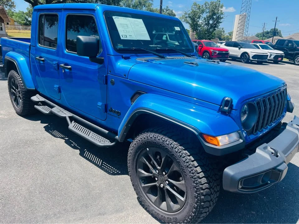 2025 Jeep JT Gladiator - Image 4 of 8