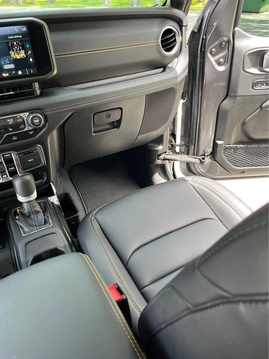 2025 Jeep JT Gladiator - Image 10 of 20