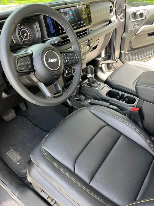 2025 Jeep JT Gladiator - Image 8 of 20
