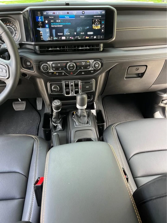 2025 Jeep JT Gladiator - Image 11 of 20