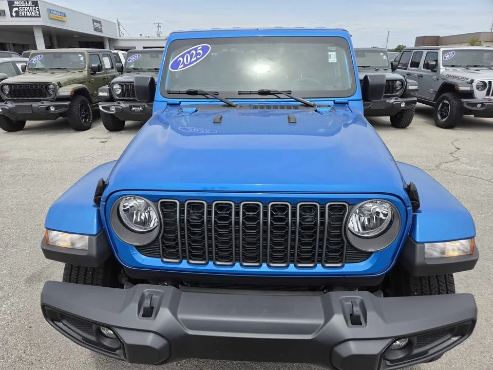 2025 Jeep JT Gladiator - Image 7 of 13