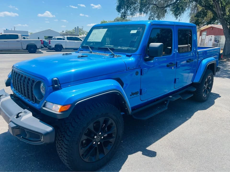 2025 Jeep JT Gladiator - Image 2 of 8