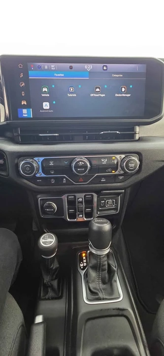 2025 Jeep JT Gladiator - Image 9 of 11