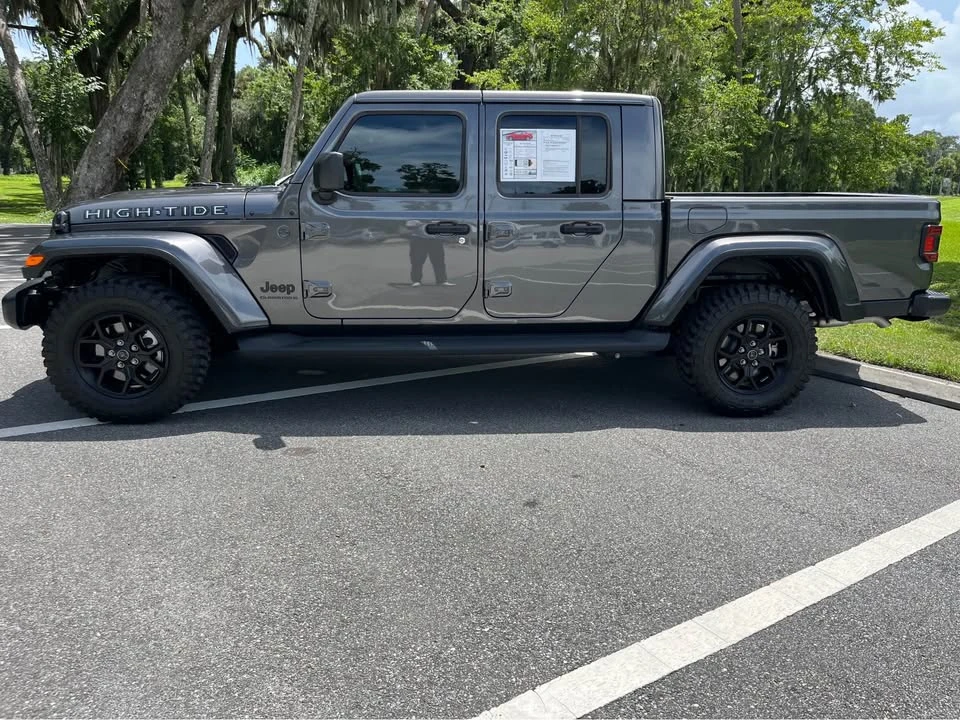 2025 Jeep JT Gladiator - Image 2 of 20