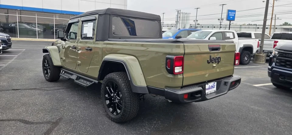 2025 Jeep JT Gladiator - Image 5 of 11